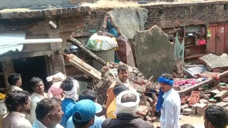 अंबाला में निर्माणाधीन मकान का लेंटर गिरने की घटना का दृश्य