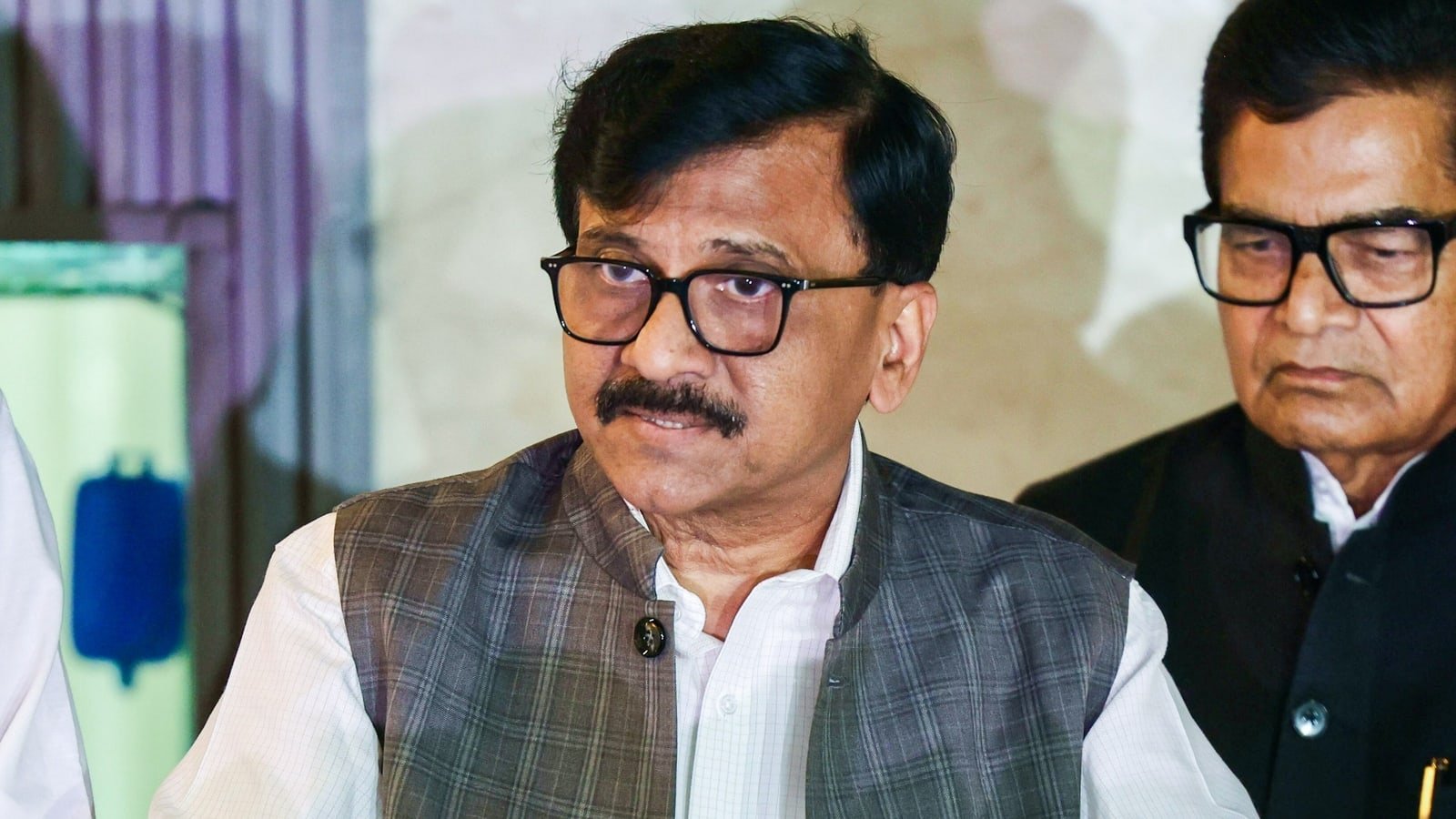 संजय राउत का UPI टैक्स पर प्रधानमंत्री मोदी पर हमला करते हुए बयान