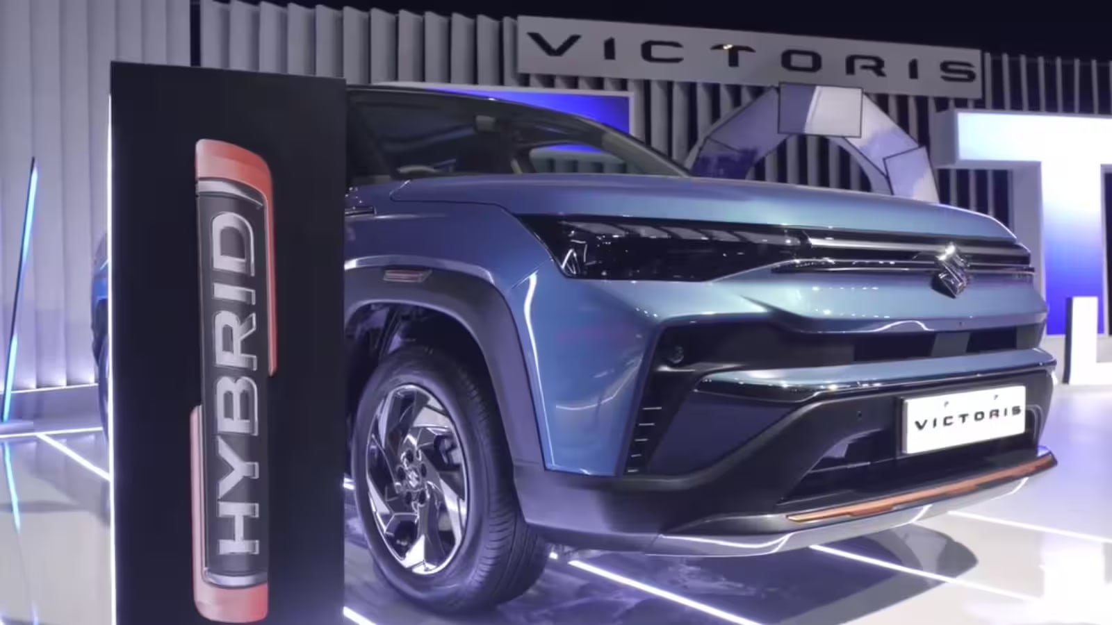 28KM माइलेज वाली Maruti Victoris Aurum हाइब्रिड एडिशन लॉन्च, जानें कीमत 1 28KM माइलेज वाली मारुति विक्टोरिस ऑरम एडिशन की तस्वीर