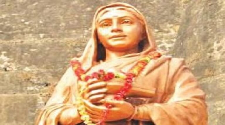 इंदौर में मां अहिल्या की गाथा गढ़ने वाला स्मारक निर्माण