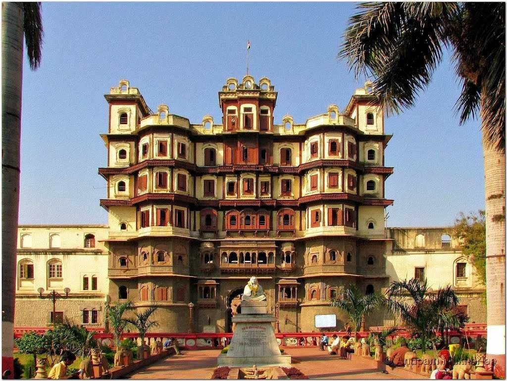 इंदौर में मां अहिल्या की गाथा गढ़ने वाला स्मारक निर्माण