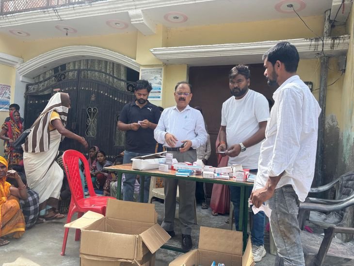 अमेठी के शरद पूर्णिमा मेले में खस्ता खाने से 17 लोग बीमार, 102 की जांच 2 अमेठी मेले में खस्ता खाने से बीमार हुए लोग