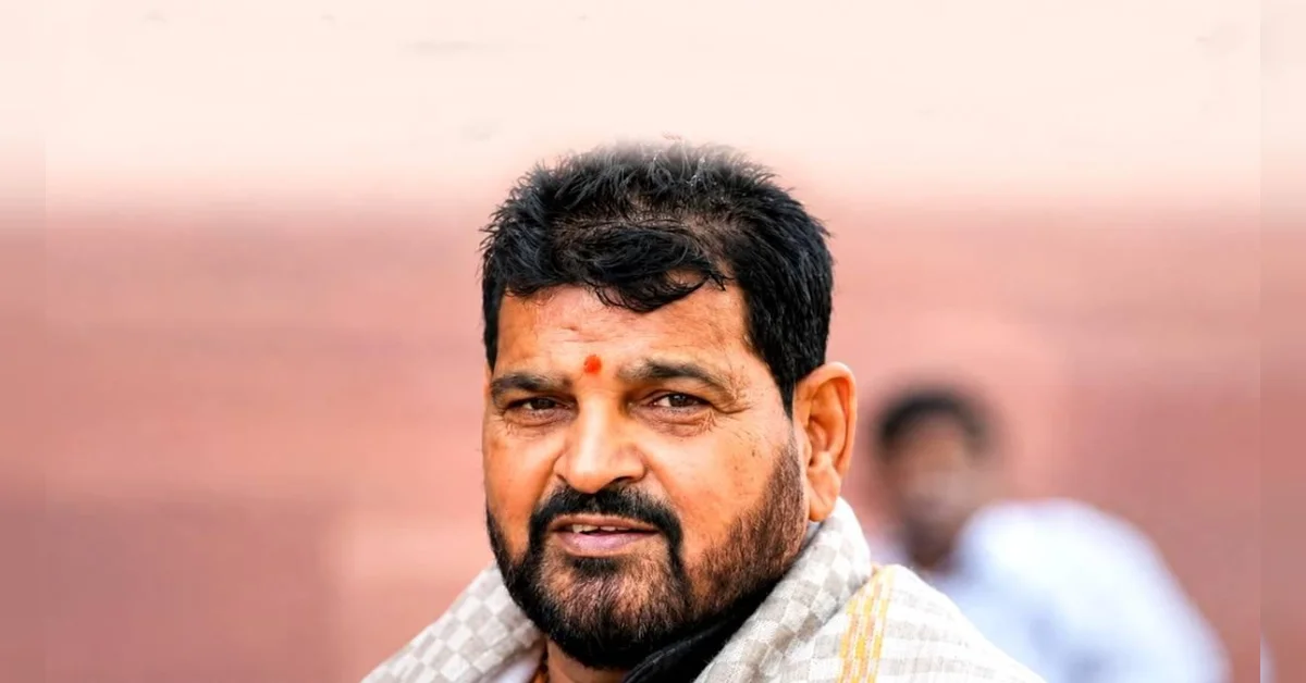 अयोध्या में अखिलेश यादव ने योगी आदित्यनाथ को चुनाव लड़ने की चुनौती दी 2 अयोध्या में चुनाव लड़ने की चुनौती देते हुए अखिलेश यादव