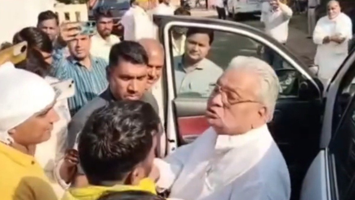 BJP विधायक ने युवक से पूछा 'मैं गधा हूं क्या?', युवक ने दिया ऐसा जवाब, VIDEO वायरल 2 शिवपुरी में भाजपा विधायक और युवक के बीच गधे को लेकर विवाद