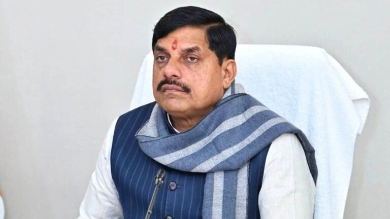 शाजापुर में बोमा पद्धति से कृष्णमृगों का रेस्क्यू एवं मुख्यमंत्री डॉ. मोहन यादव का निरीक्षण
