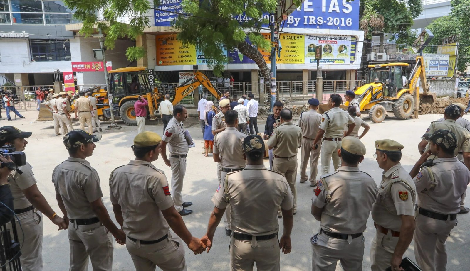 बंटी नागर की खुदकुशी मामले में कारोबारियों के नाम हुए सामने, जांच तेज 2 बंटी नागर की खुदकुशी मामले में कारोबारियों के नाम सामने