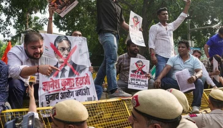 सीईसी ज्ञानेश के खिलाफ विपक्ष का हल्लाबोल, 6 अक्टूबर को दिल्ली में मार्च 2 सीईसी ज्ञानेश के खिलाफ विपक्ष का हल्लाबोल और लोकतंत्र बचाओ मार्च