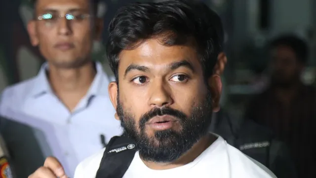 कॉकरोच जनता पार्टी का तिरंगा यात्रा प्रदर्शन 16 अक्टूबर को CP के सेंट्रल पार्क से