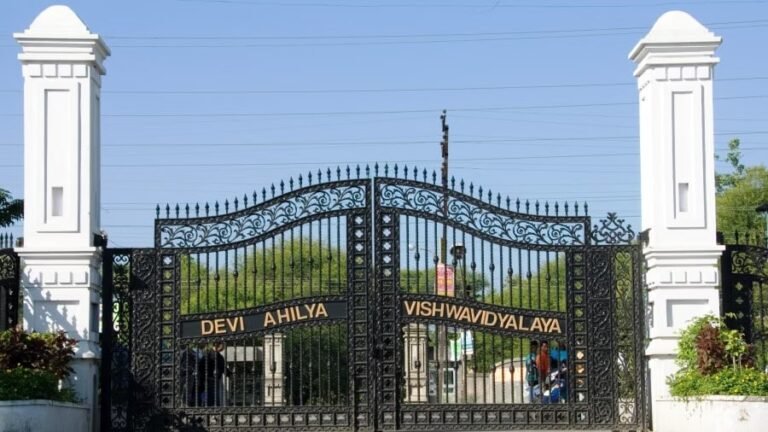 DAVV में गर्भ संस्कार की पढ़ाई के लिए योग और पोषण की ट्रेनिंग