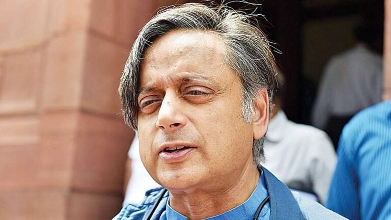 दिल्ली में पाबंदियों पर शशि थरूर ने Gen-Z के अधिकारों की बात कही