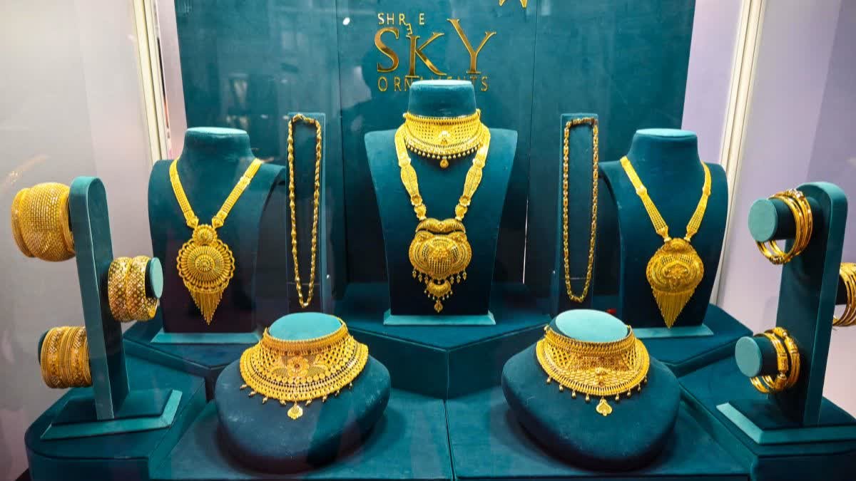 सोना-चांदी के दामों में बड़ी गिरावट की खबर