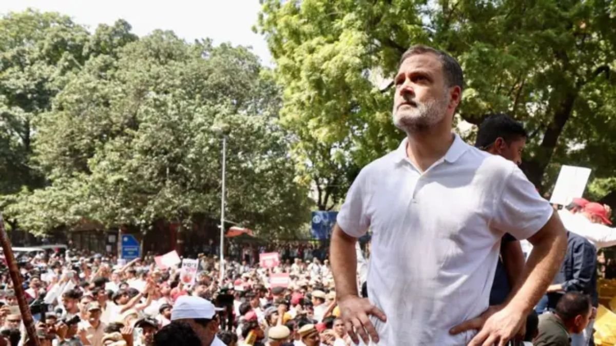 राहुल गांधी का दावा: मुख्य चुनाव आयुक्त ज्ञानेश कुमार को इस्तीफा देना होगा 1 मुख्य चुनाव आयुक्त ज्ञानेश कुमार का इस्तीफा मांगते राहुल गांधी