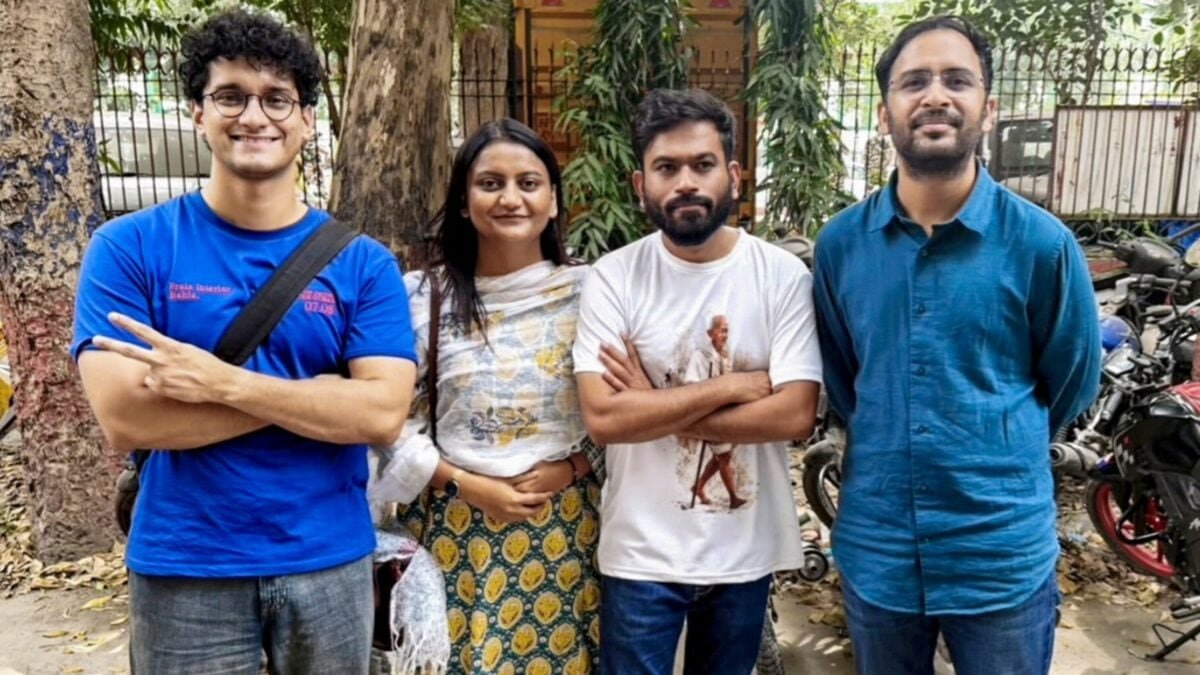 अभिजीत दीपके ने INDI गठबंधन के प्रदर्शन का किया समर्थन, कहा देश को एकजुट होना होगा 2 अभिजीत दीपके INDI गठबंधन के प्रदर्शन का समर्थन करते हुए