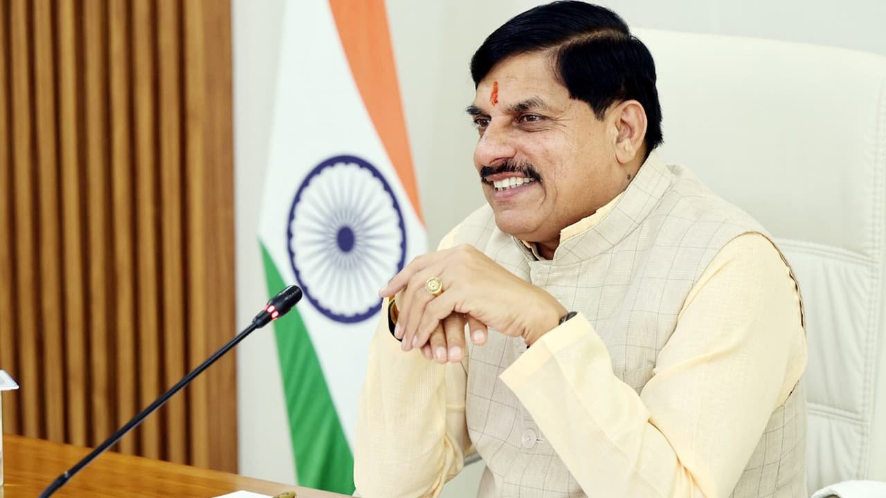 मुख्यमंत्री डॉ. मोहन यादव इंडिया केम-2026 उद्घाटन सत्र में निवेश अवसरों पर चर्चा करते हुए