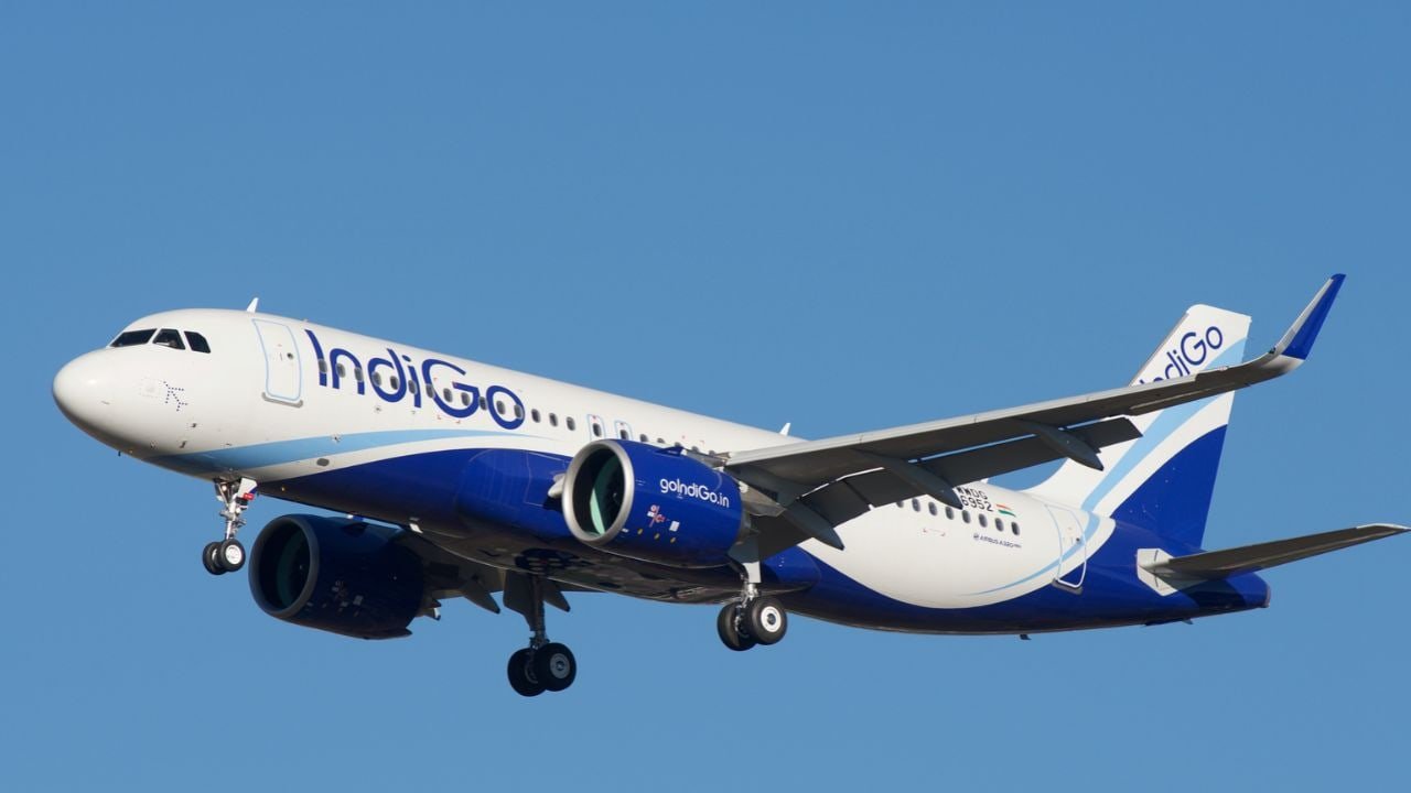 इंडिगो फ्लाइट में पावर बैंक में आग लगने के बाद DGCA ने MOBIKINS MK-PB-04 पावर बैंक पर लगाया प्रतिबंध