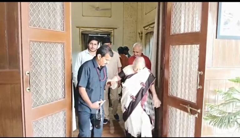 इंदौर के अधूरे प्रोजेक्ट पर ताई ने सीएम से चर्चा करते हुए