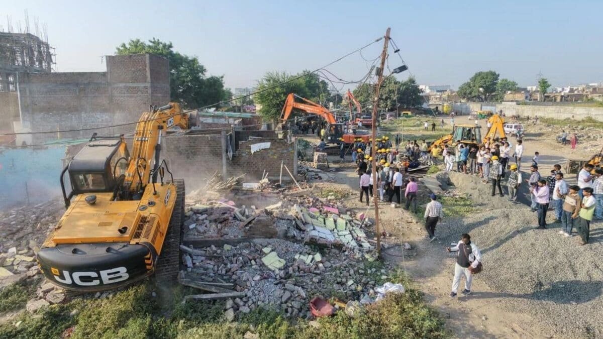 इंदौर के अधूरे प्रोजेक्ट पर ताई ने सीएम से चर्चा करते हुए