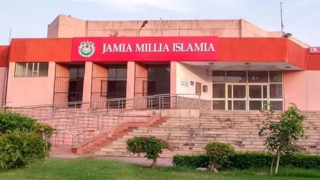जामिया में झड़प के बाद ऑनलाइन कक्षाएं चालू