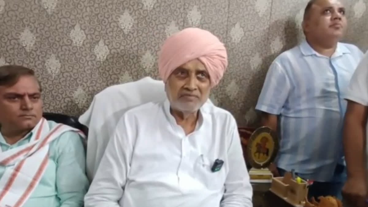 करनाल में बोले शिवराज सिंह चौहान: किसानों का सेवक हूं, सम्मान पर आंच नहीं आने दूंगा 2 करनाल में किसानों का सेवक शिवराज सिंह चौहान किसान चौपाल में संवाद करते हुए