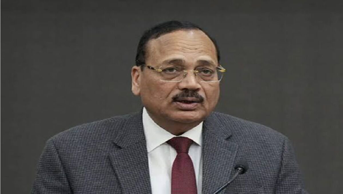 मुख्य न्यायाधीश सूर्यकांत ने कानून का पेशा कमजोर दिलवालों के लिए नहीं कहा