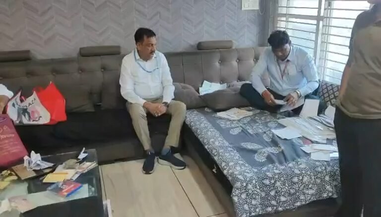 लोकायुक्त पुलिस की कार्रवाई में इंदौर के प्रधान आरक्षक फिरोज खान के ठिकानों की तलाशी