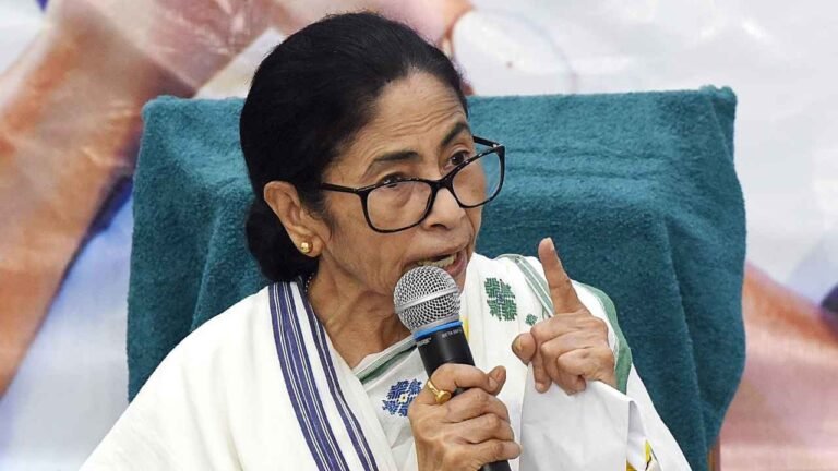 ममता बनर्जी ने ज्ञानेश कुमार को डाकू बताया चुनाव में वोट काटने का आरोप