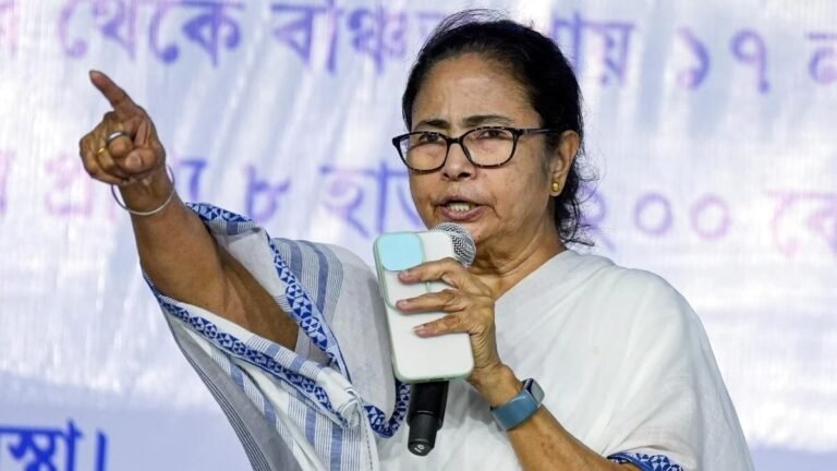 ममता बनर्जी के फ्रीज बैंक अकाउंट उपयोग पर रोक का सुप्रीम कोर्ट फैसला