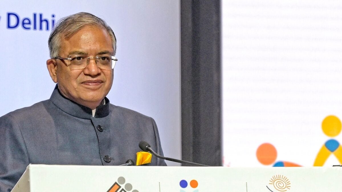 सुप्रीम कोर्ट ने मॉडिफाइड फॉर्म-6 को मंजूरी नहीं दी से जुड़ा SIR विवाद