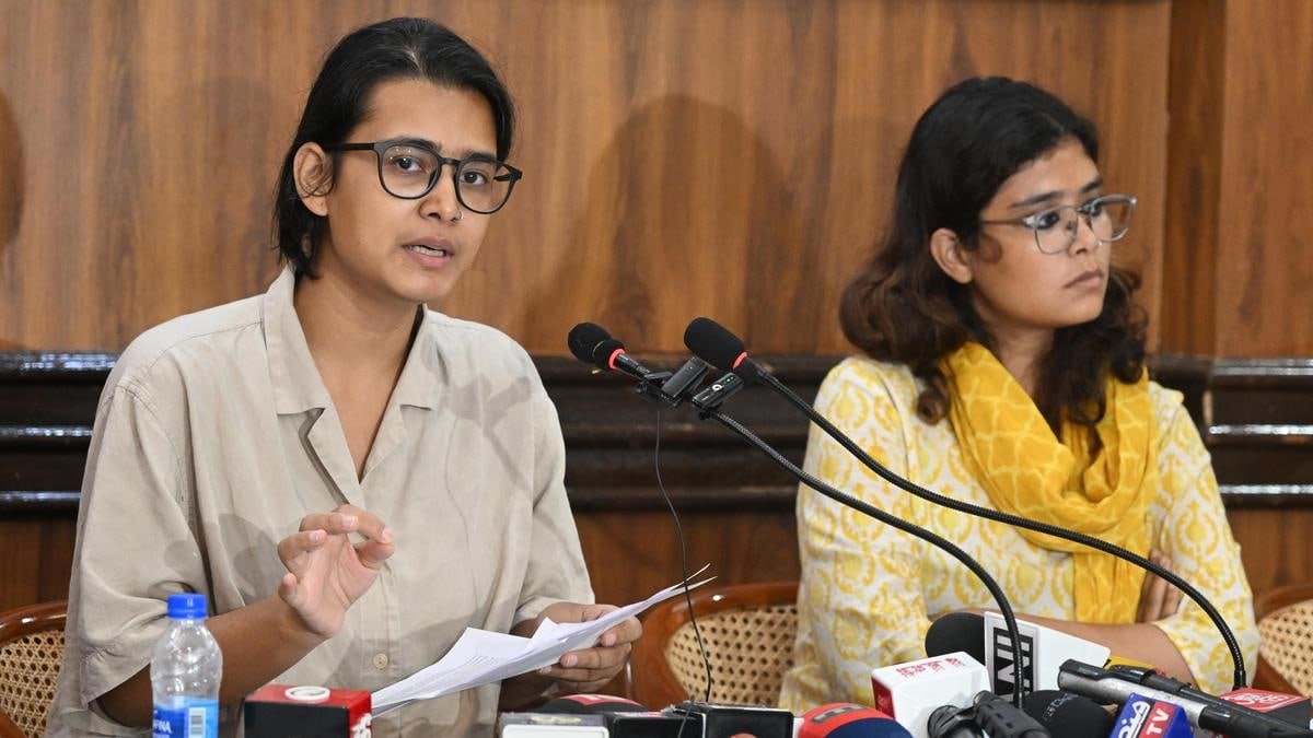 नेहा वोरा की गिरफ्तारी और हिरासत विवाद की तस्वीर
