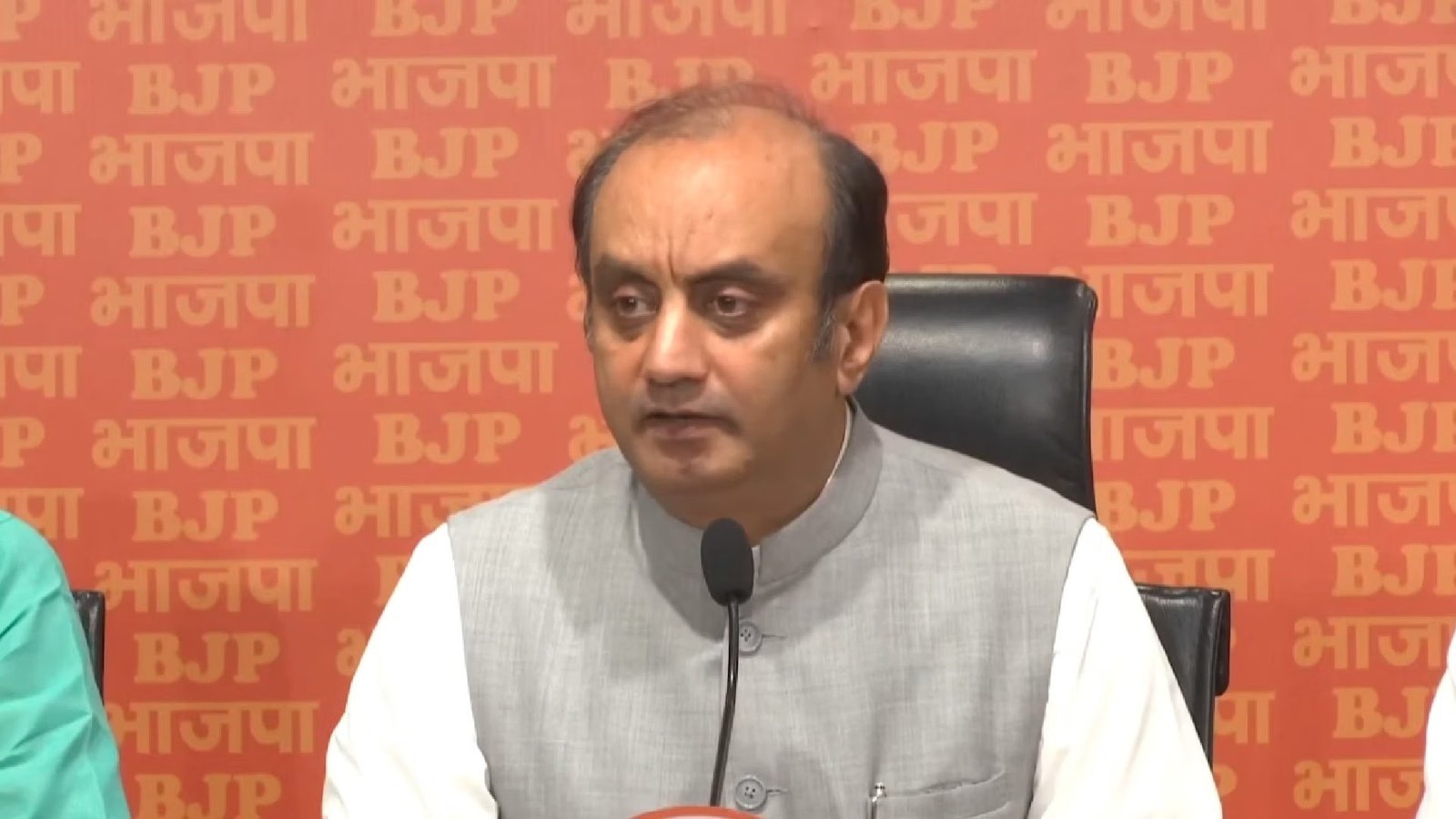 सुधांशु त्रिवेदी द्वारा राहुल गांधी पर लोकतांत्रिक परंपरा कमजोर करने का आरोप