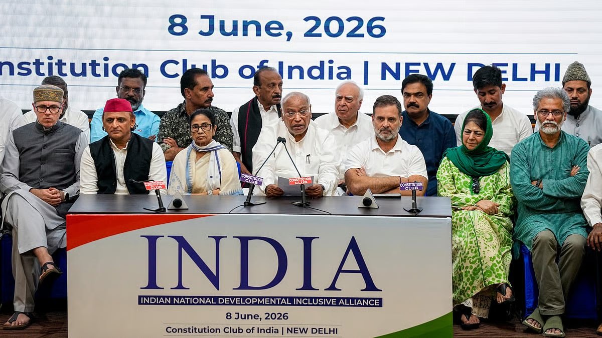 राहुल गांधी राष्ट्रपति से वोट चोरी के मुद्दे पर बातचीत करते हुए