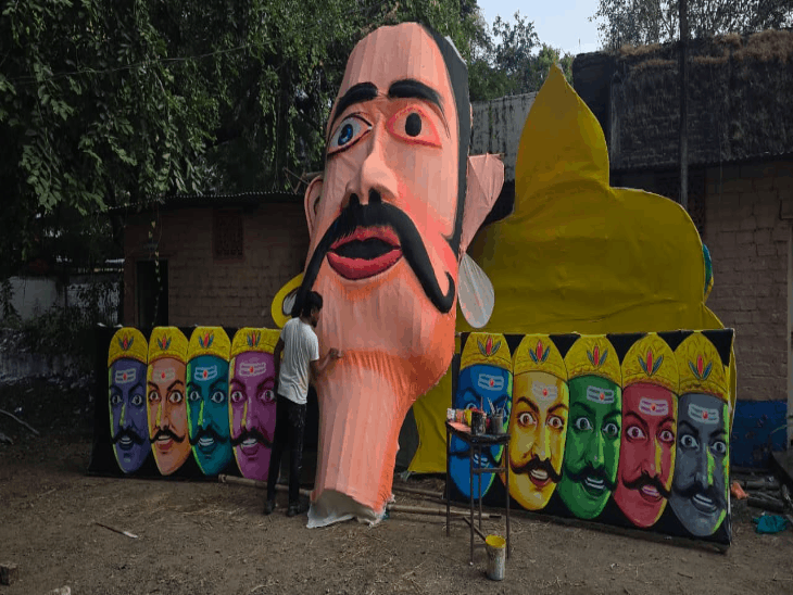 इंदौर दशहरा मैदान में 111 फीट रावण के दस मुख और 250 फीट लंका का निर्माण