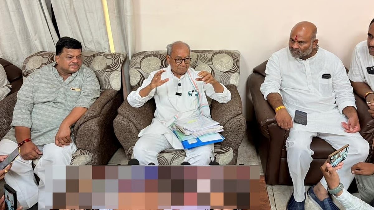 दिग्विजय सिंह का RSS-VHP ने हिंदुत्व के नाम पर सनातन धर्म को बिगाड़ा आरोप