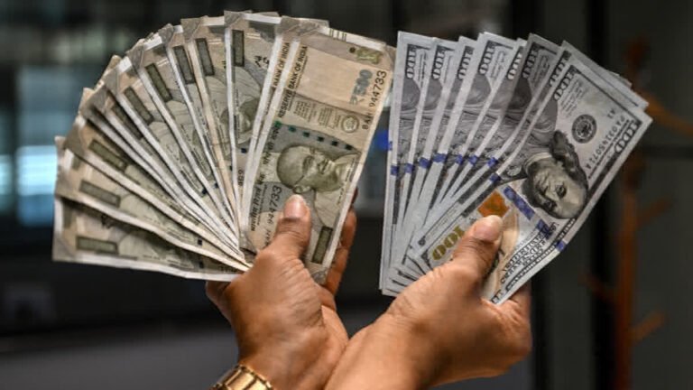 रुपया डॉलर के मुकाबले मजबूत हुआ, RBI की रणनीति सफल