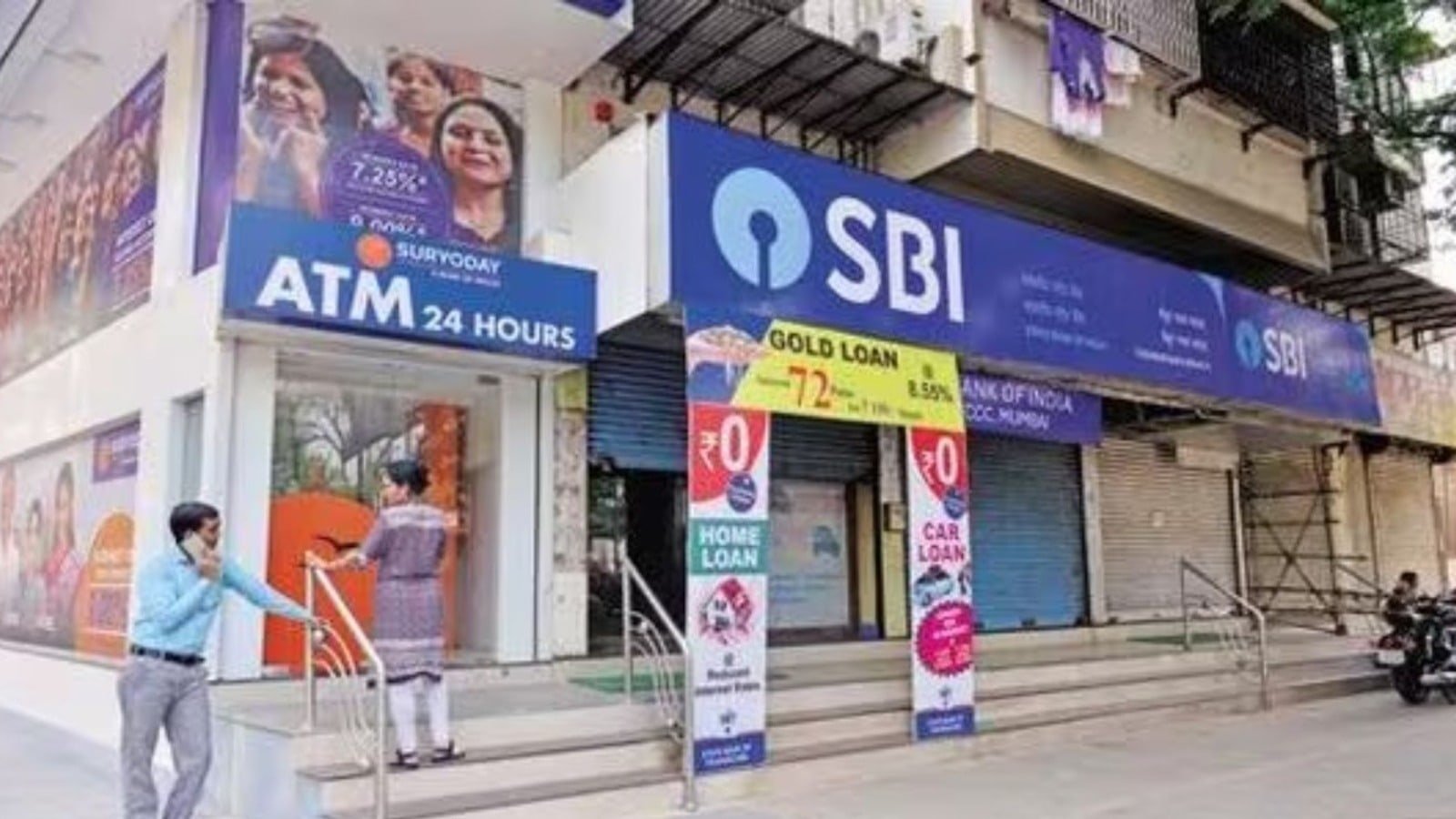 SBI ने बढ़ाई लोन पर ब्याज दरें, जानें आपकी EMI पर कितना पड़ेगा असर 2 SBI ने लोन पर ब्याज दरें बढ़ाईं, EMI पर असर