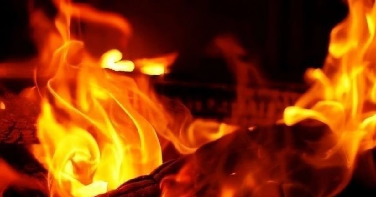 सूरत अस्पताल आग घटना में दहशत फैलती हुई तस्वीर